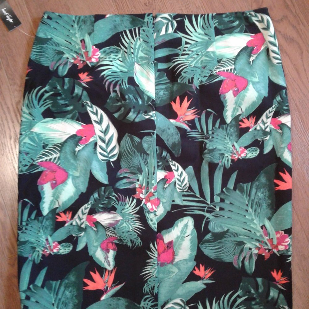 Lord & Taylor Tropical Print Skirt Size 16 - Picture 2 of 5